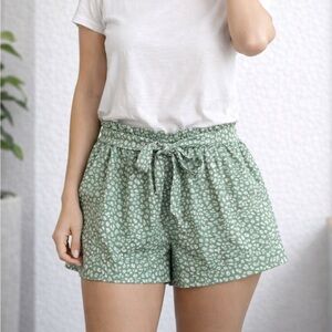 Green Leopard Paper Bag Women's Shorts
